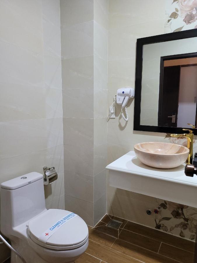 Khach San Yen Chau Hotel Chau Doc Bagian luar foto