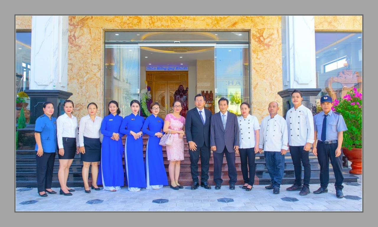 Khach San Yen Chau Hotel Chau Doc Bagian luar foto